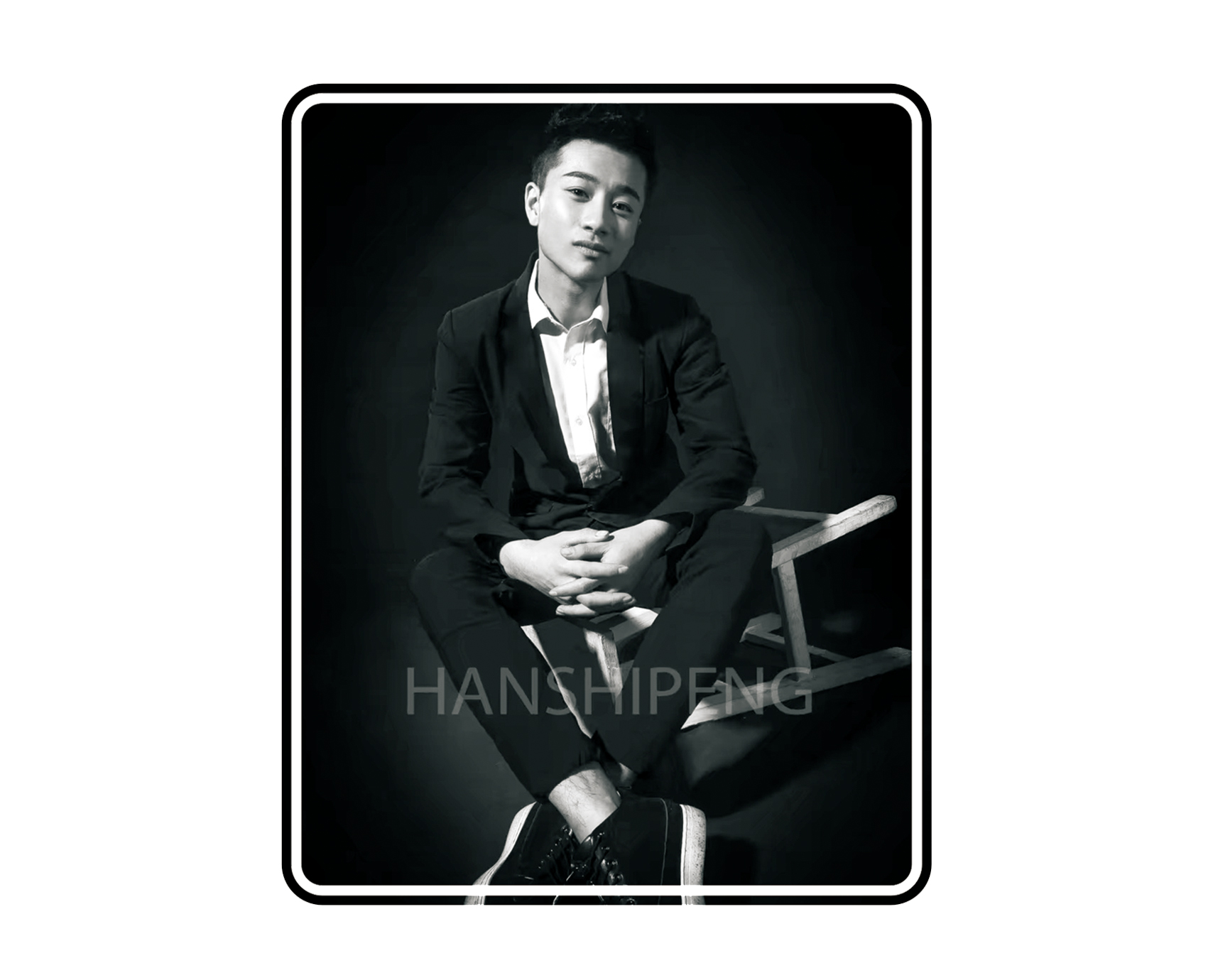 恭喜刘龙龙就业创立自己的品牌婚纱店