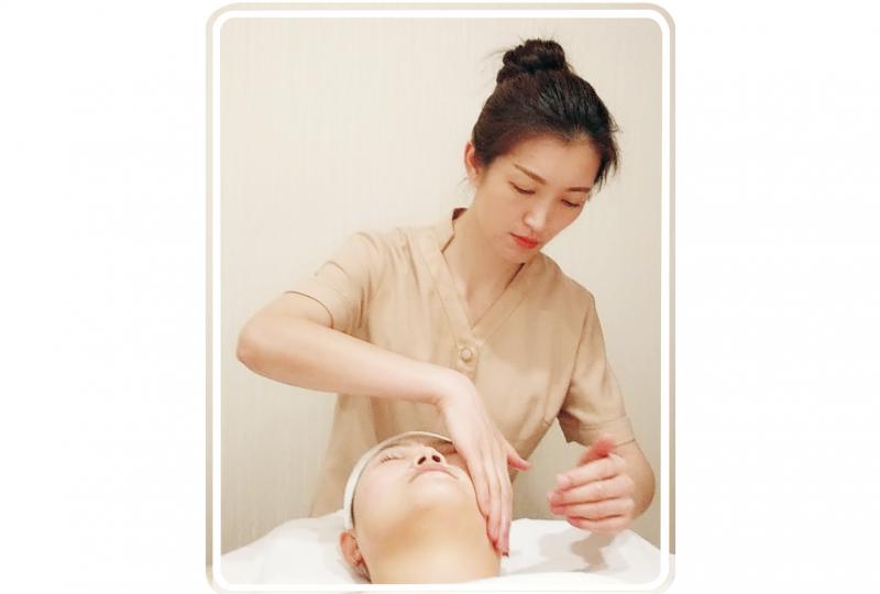 恭喜乌日娜就业北京红酒SPA美容院