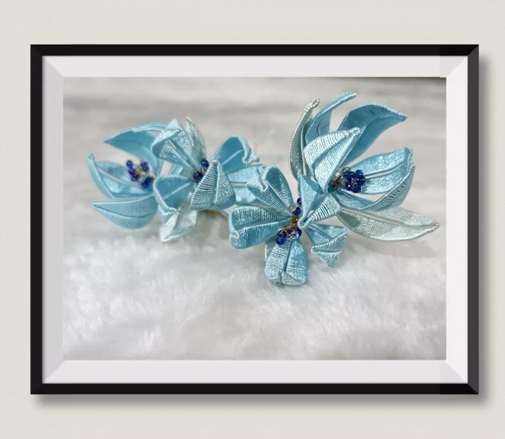 丽妍形象设计班饰品制作课分享,让你做一个技能满满的专业设计师!